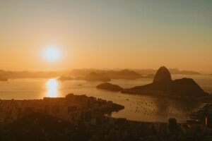 Leia mais sobre o artigo Viagens Baratas Saindo do Rio de Janeiro: 12 Destinos Para 2026